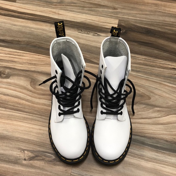 Dr. Martens Shoes - Dr Martens 1460